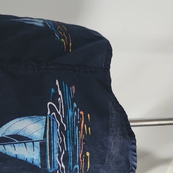 American Eagle Navy blue sailboat button-down shirt Size: MT - Picture 8 of 10